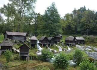 Preserving or Changing the Past